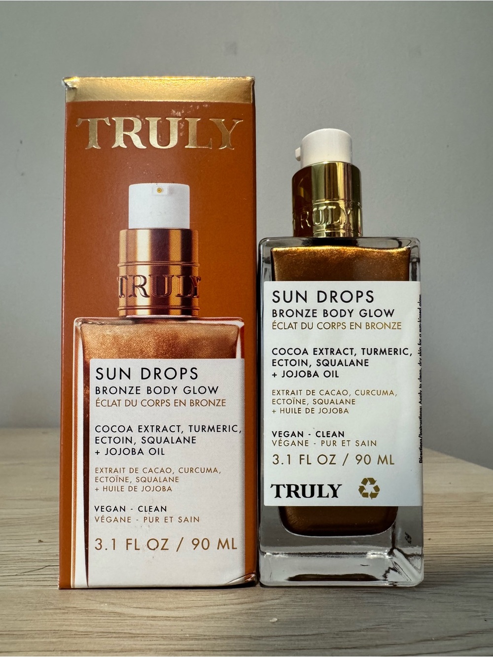TRULY Sun Drops Bronze Body Glow — Bronze and White